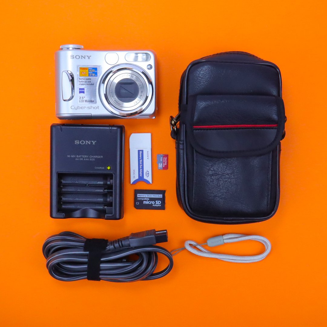 Sony Cyber-shot DSC-S90