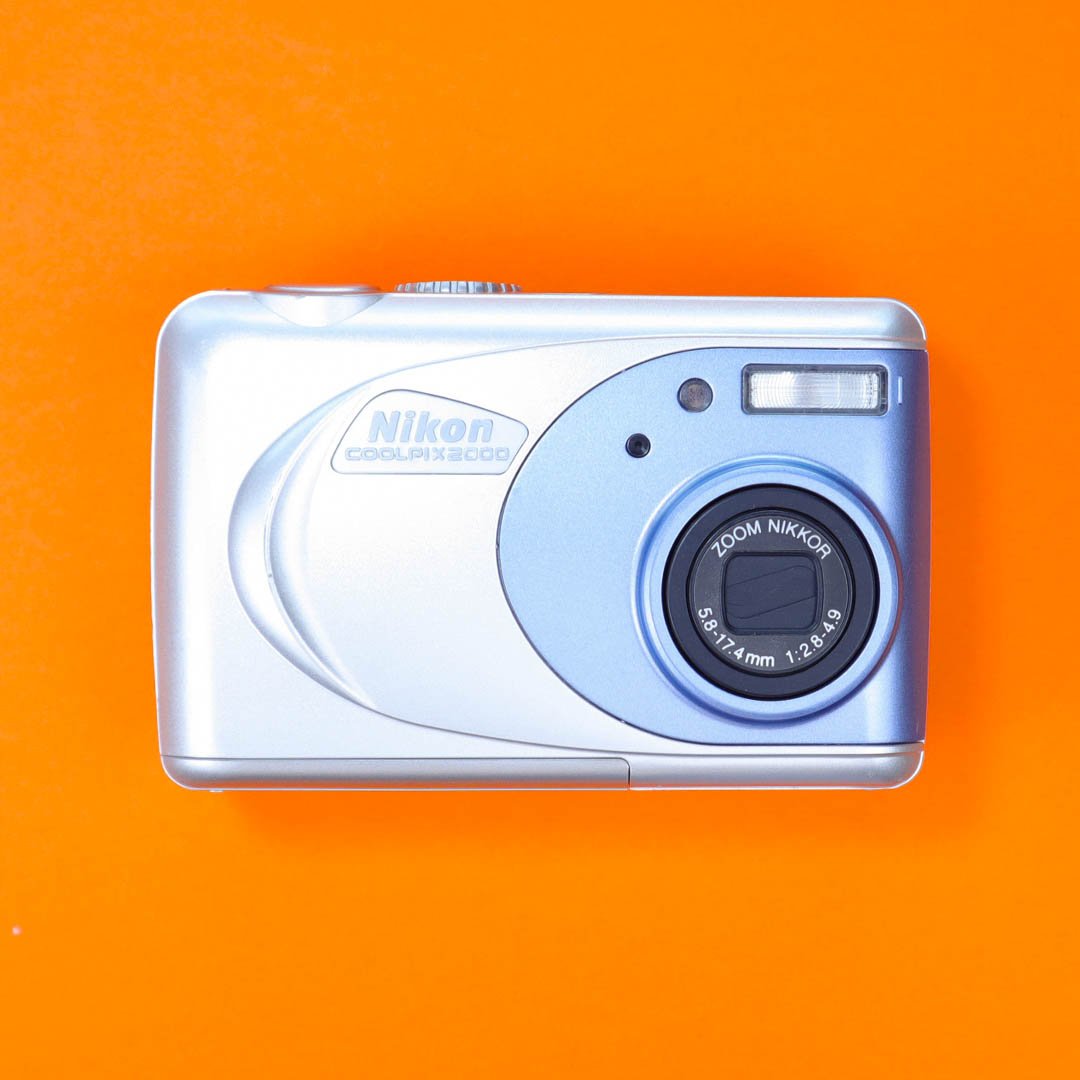 Nikon Coolpix 2000 дополнителна слика