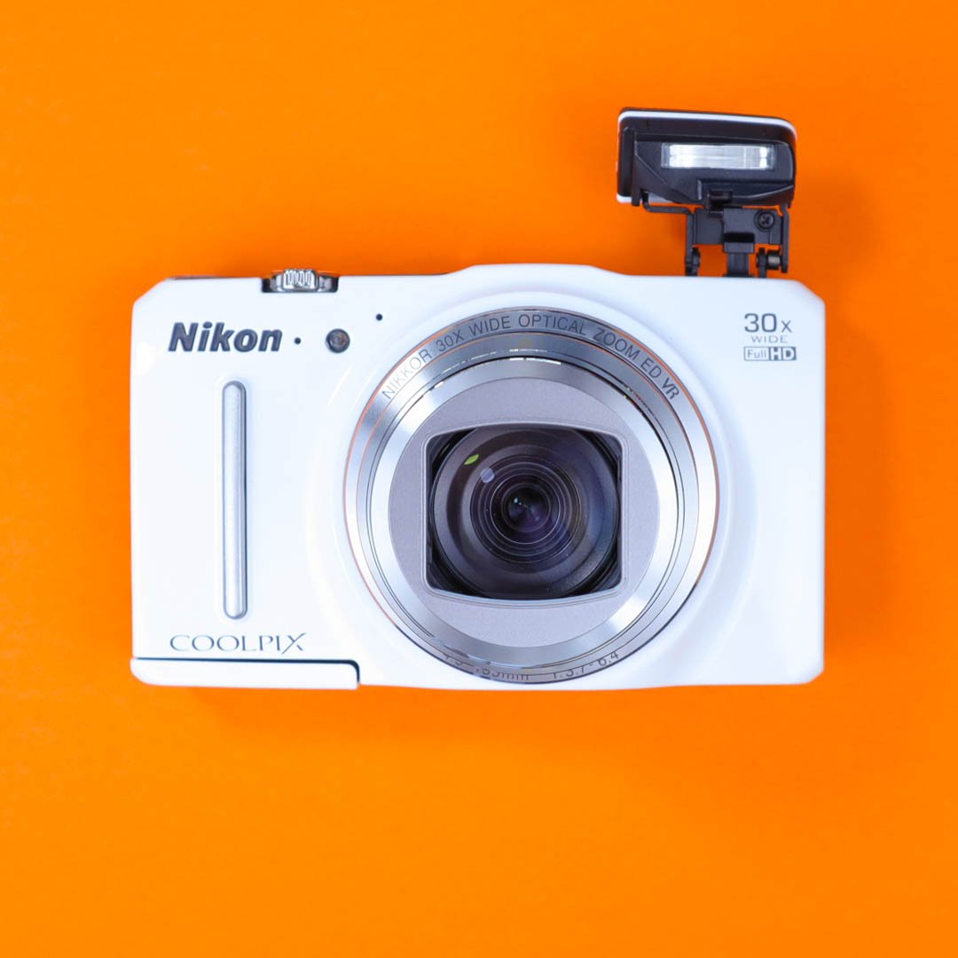 Nikon Coolpix S9700 дополнителна слика