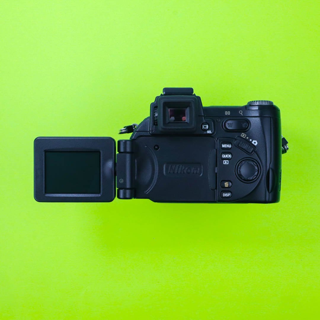 Nikon Coolpix 8700